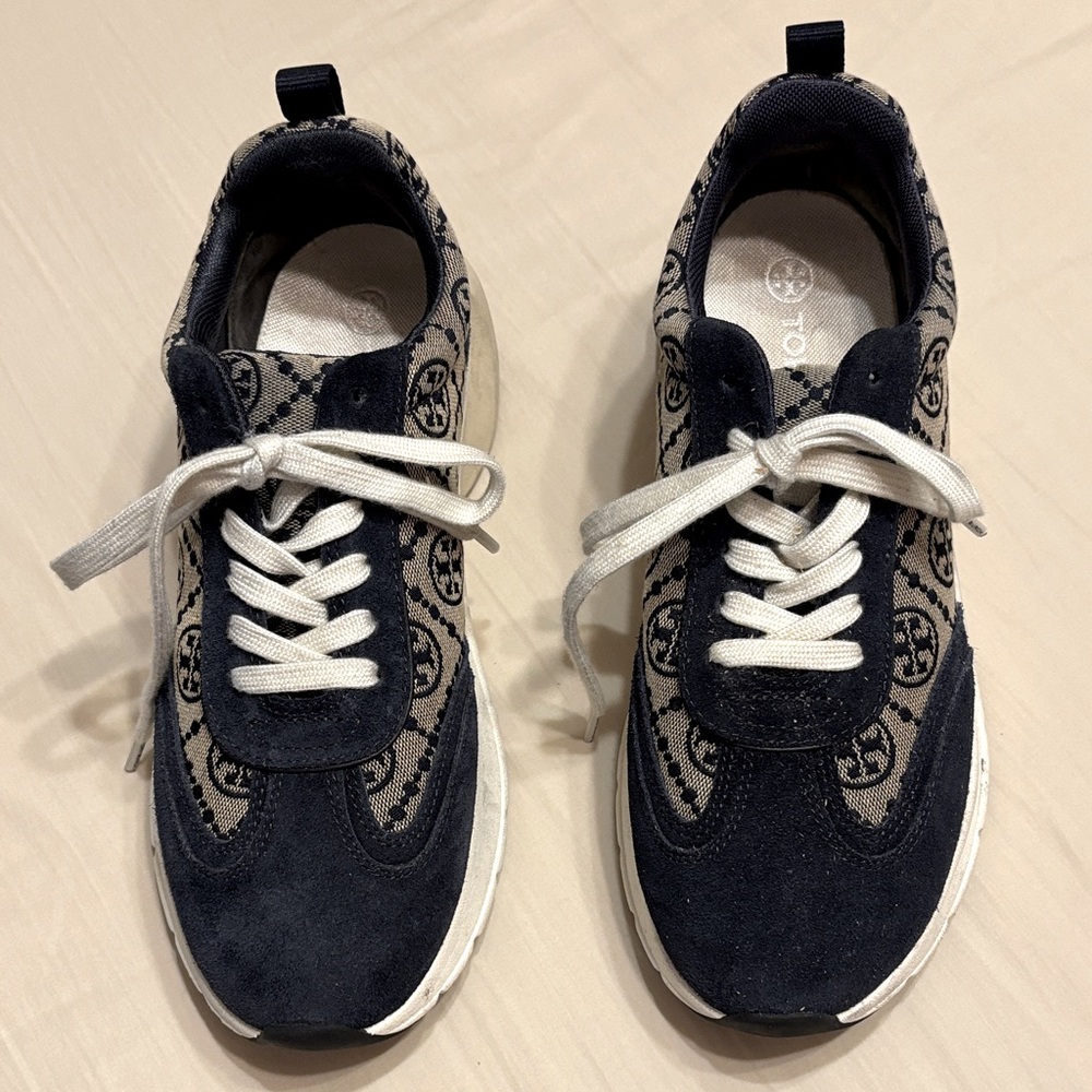 Tory Burch T Monogram Good Luck
Trainer Sneakers Navy and Whit